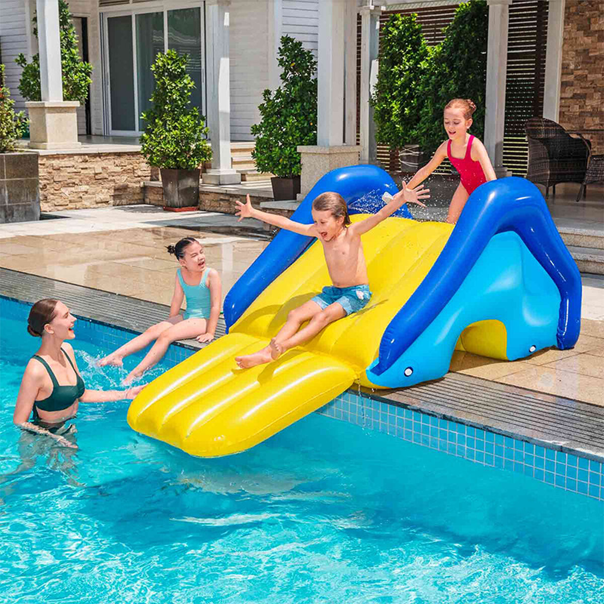 Bestway Uppblåsbar Rutschkana 247x124x100 cm +3 År Pool 52453 finns hos Aktivcamping