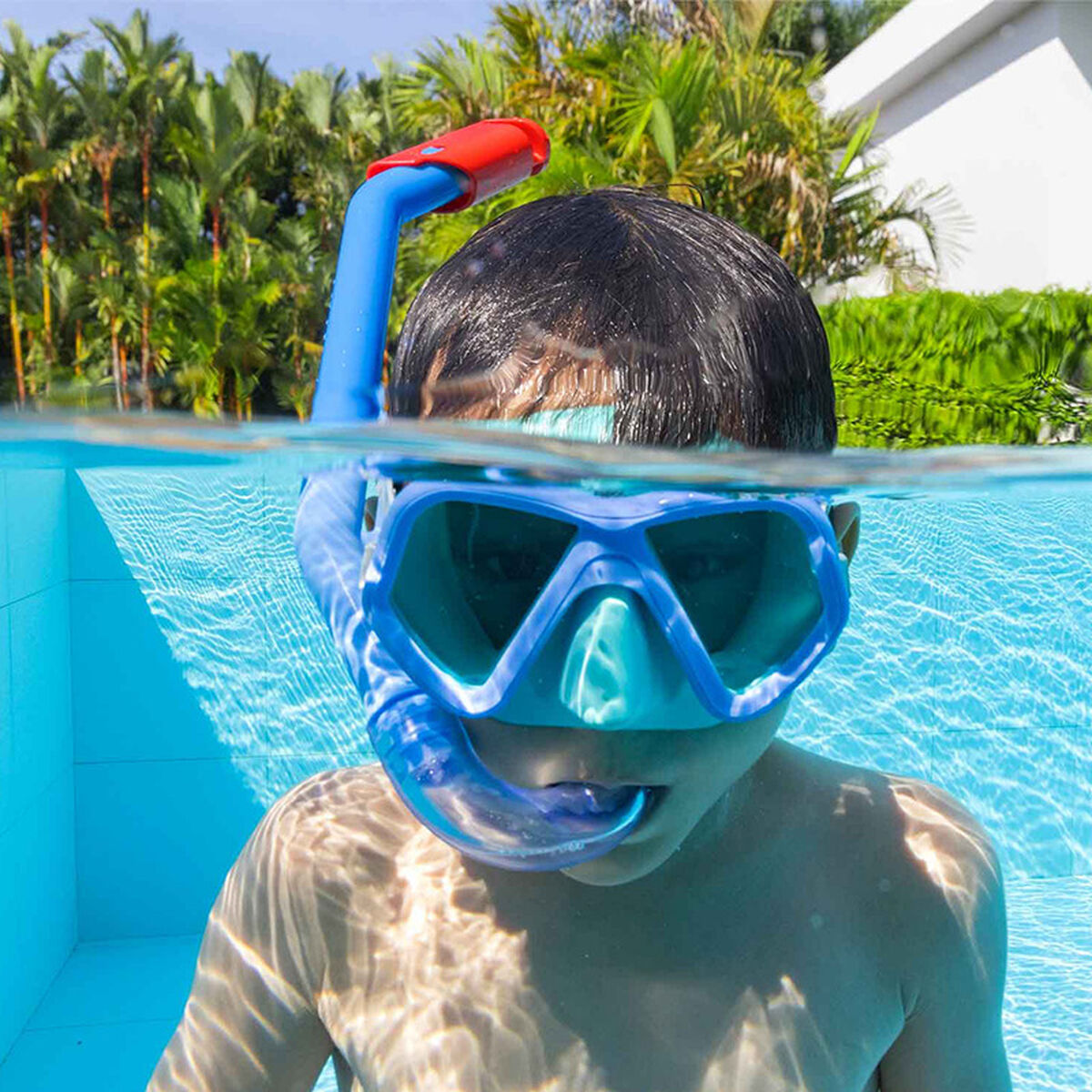 Bestway Uppsättning Mask och Rör Barn Anatomiskt Band Blandad Färg +3 År Strand och Pool 24018 finns hos Aktivcamping