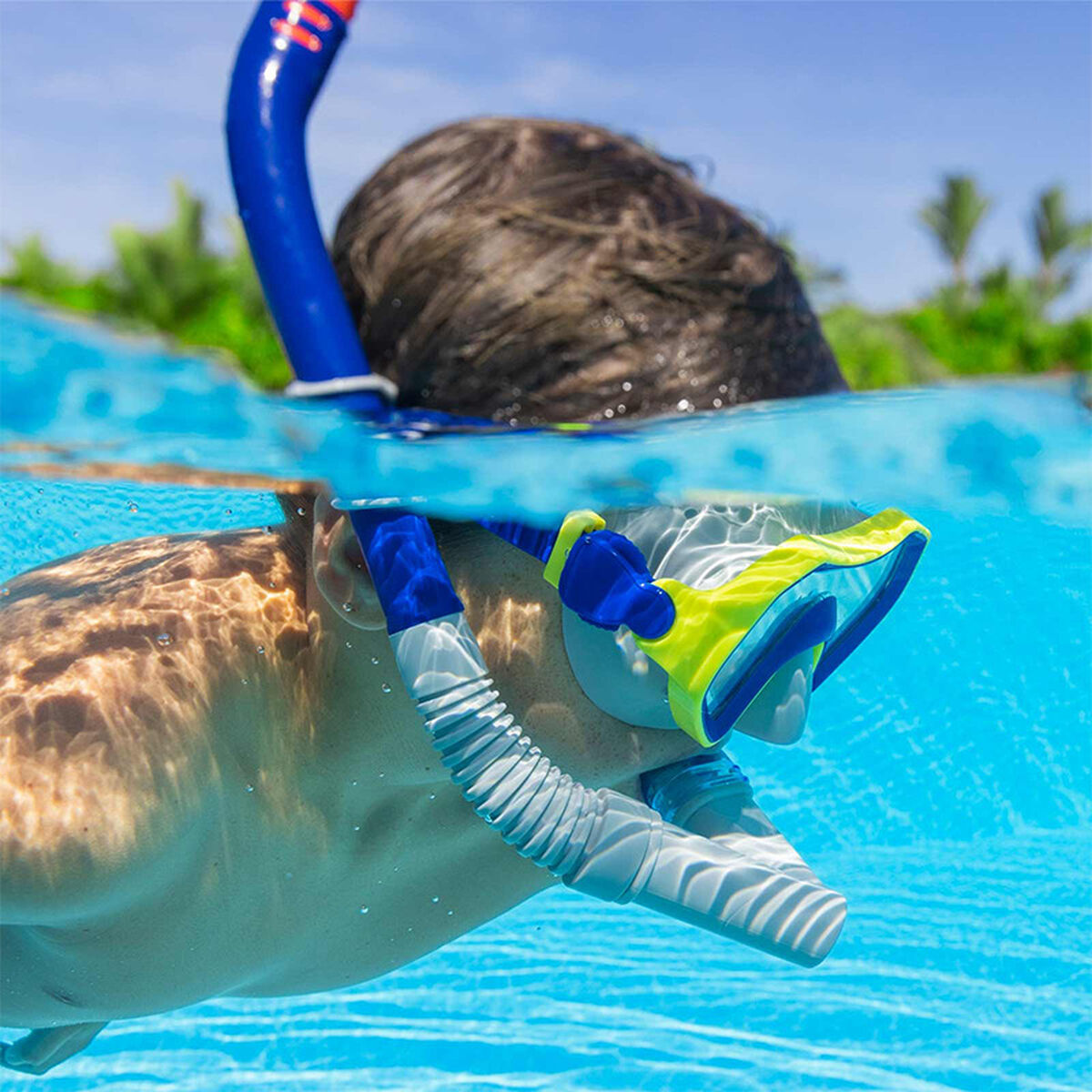 Bestway Vuxen Mask och Rörset Purgventil Blandade Färger +14 År Strand och Pool 24021 finns hos Aktivcamping