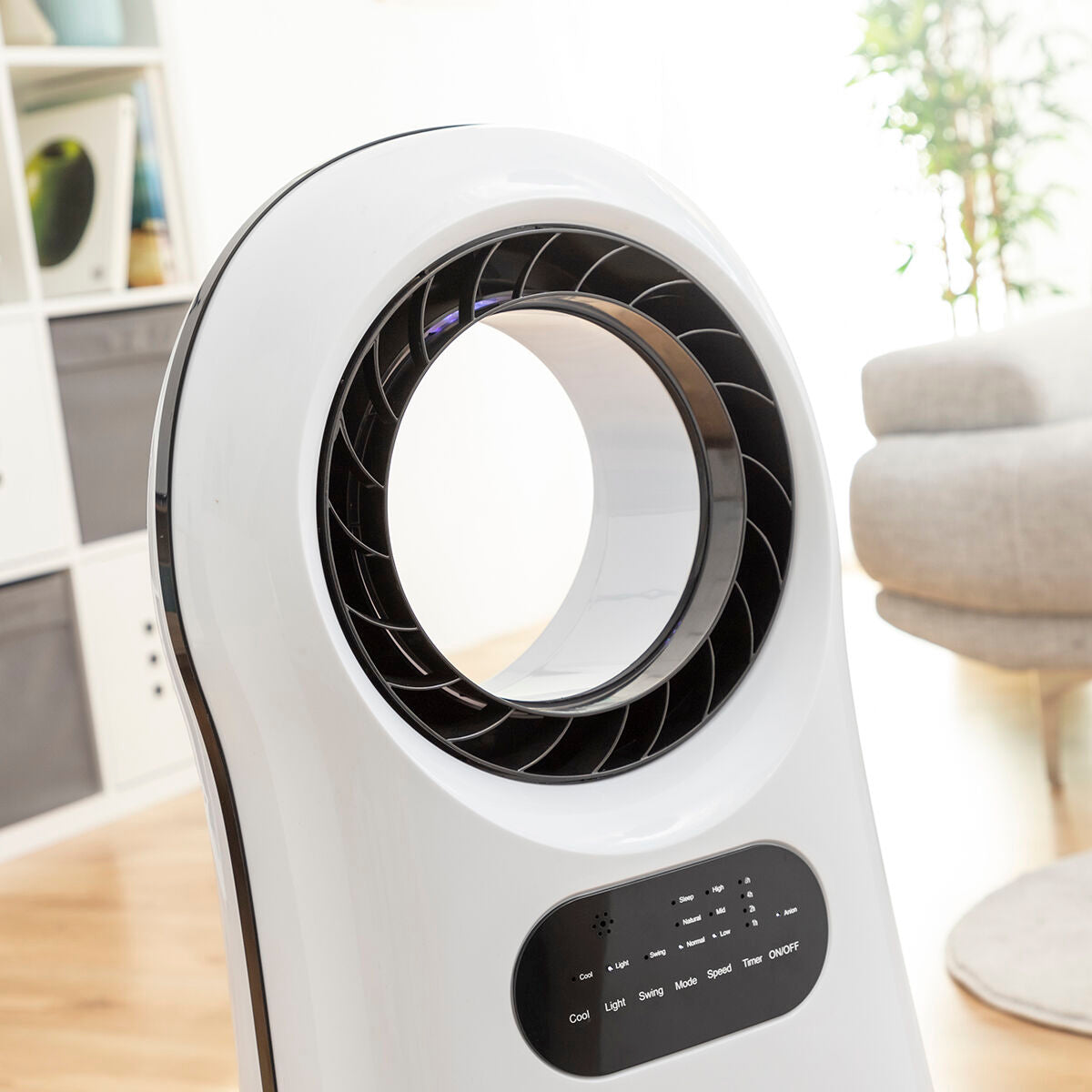 Bladlös, evaporativ luftkonditionering med LED Evareer InnovaGoods finns hos Aktivcamping