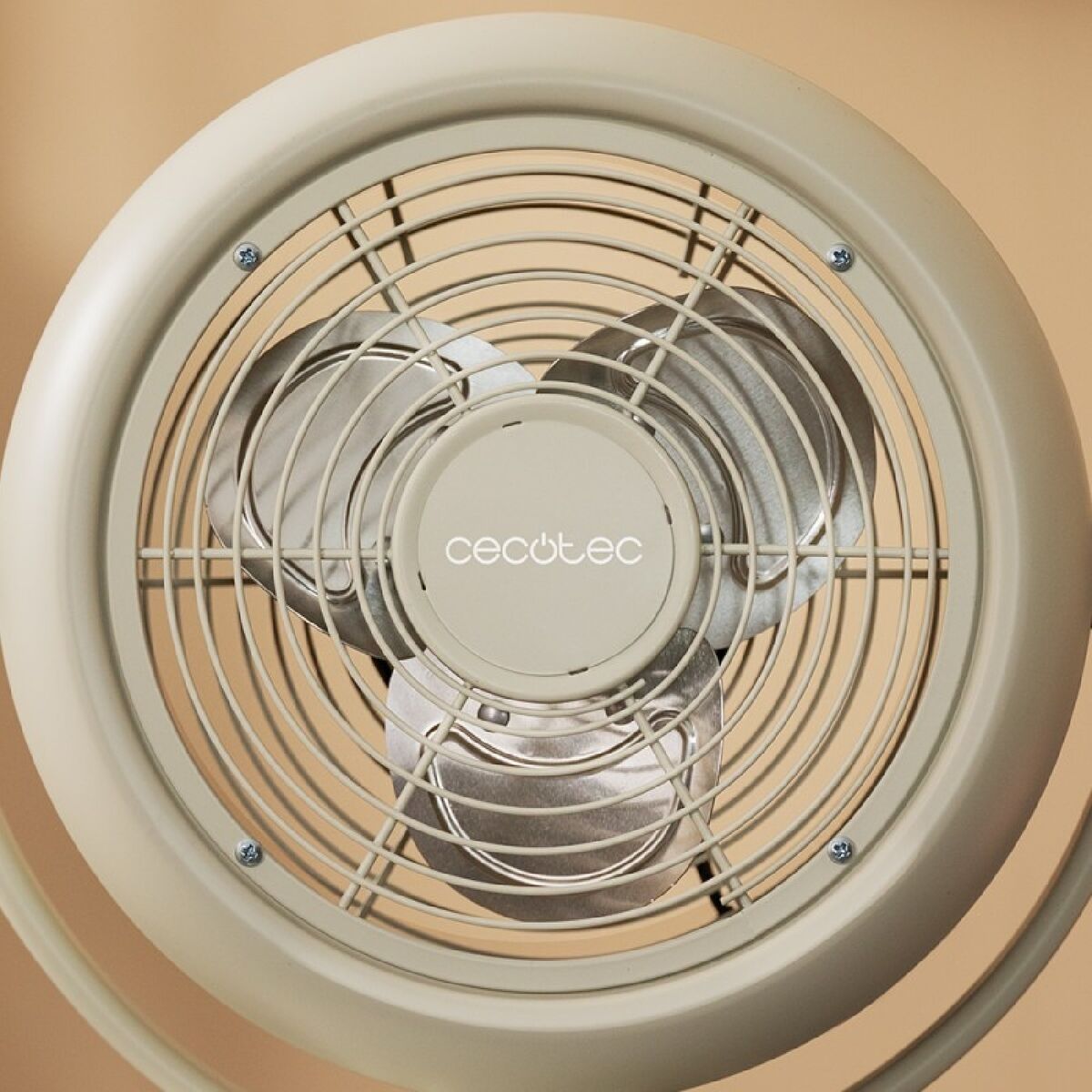 Bordsfläkt Cecotec EnergySilence 800 RetroDesk Beige 20 W finns hos Aktivcamping