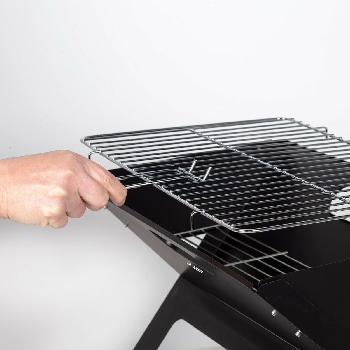 Bärbar Grill Aktive Svart Stål Järn 45 x 30 x 29 cm finns hos Aktivcamping