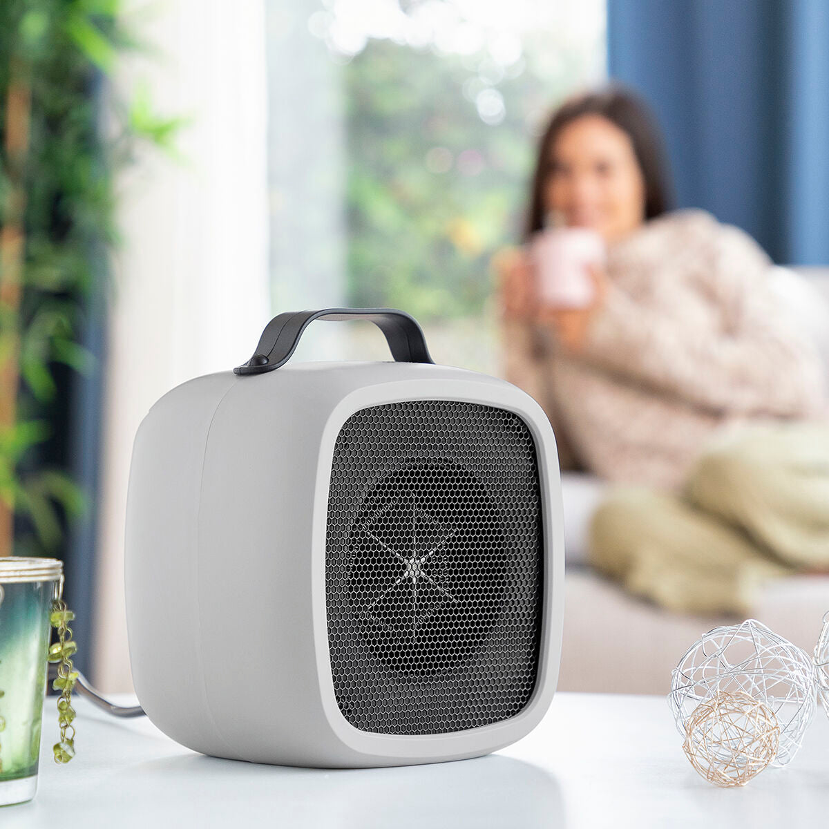 Bärbar elektrisk mini-värmare Bliwarm InnovaGoods finns hos Aktivcamping