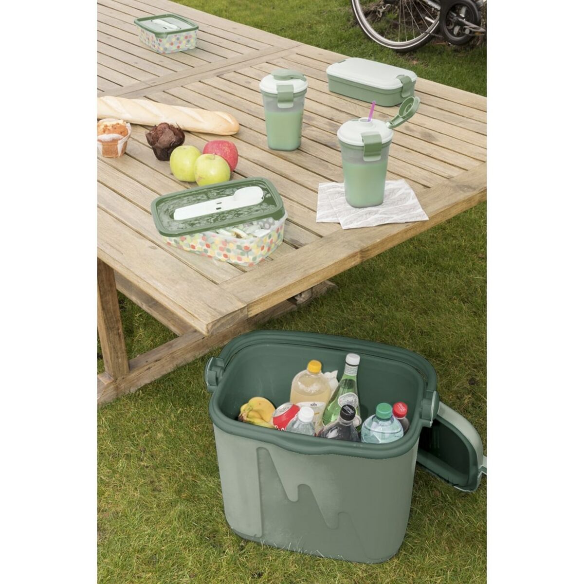 Bärbar kyl Curver 262266 Grön 32 L Plast (Plast) (1 Delar) finns hos Aktivcamping