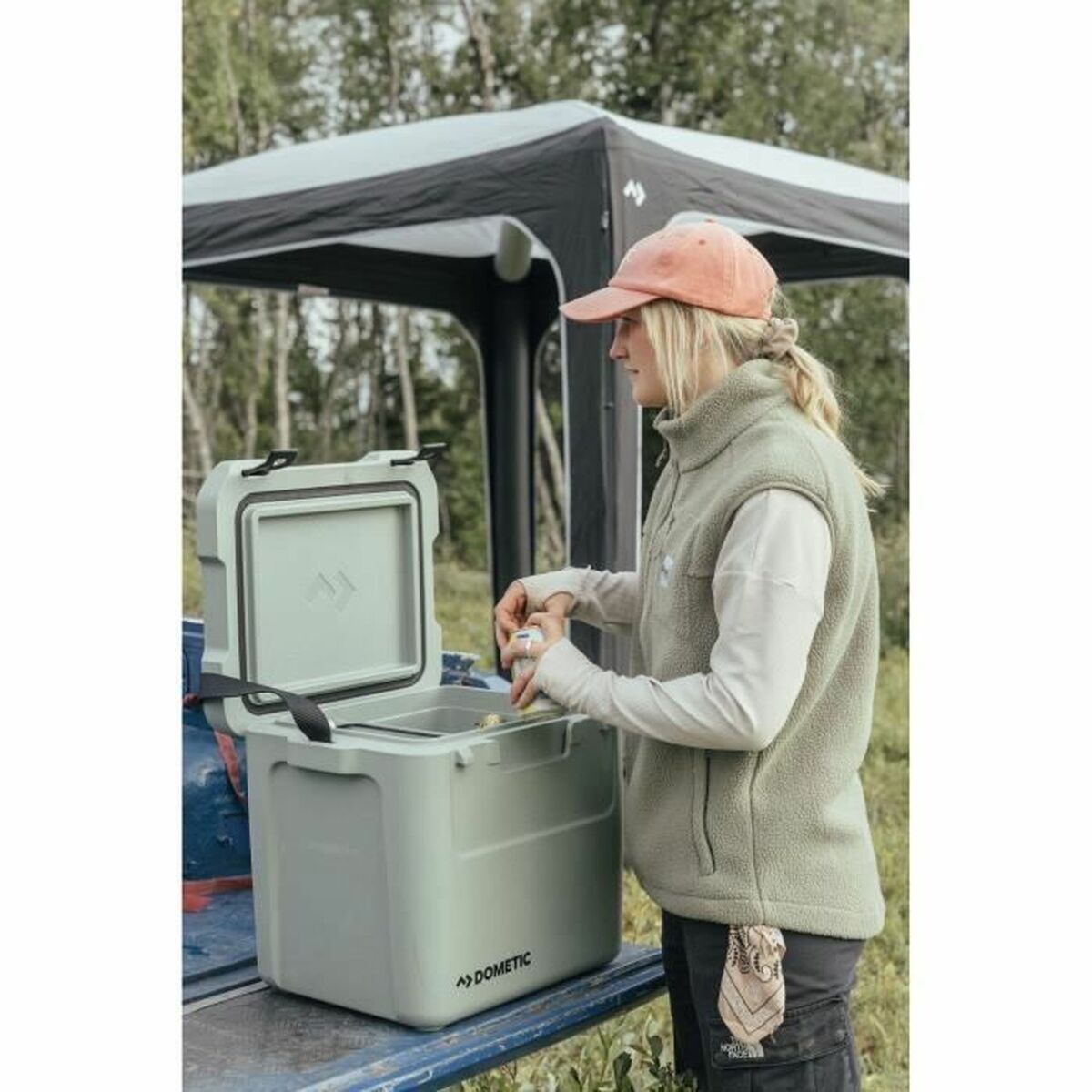 Bärbar kyl Dometic Cool Ice Orange 28 L 47 x 41,5 x 46 cm - finns hos Aktivcamping