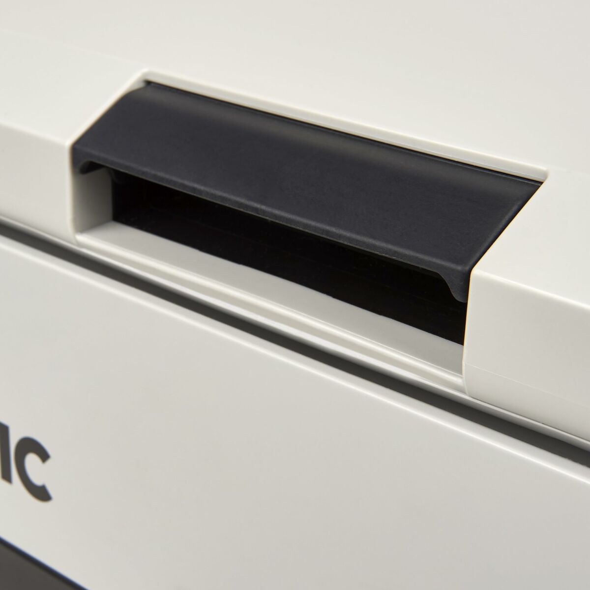Bärbar kyl Dometic Svart Beige finns hos Aktivcamping