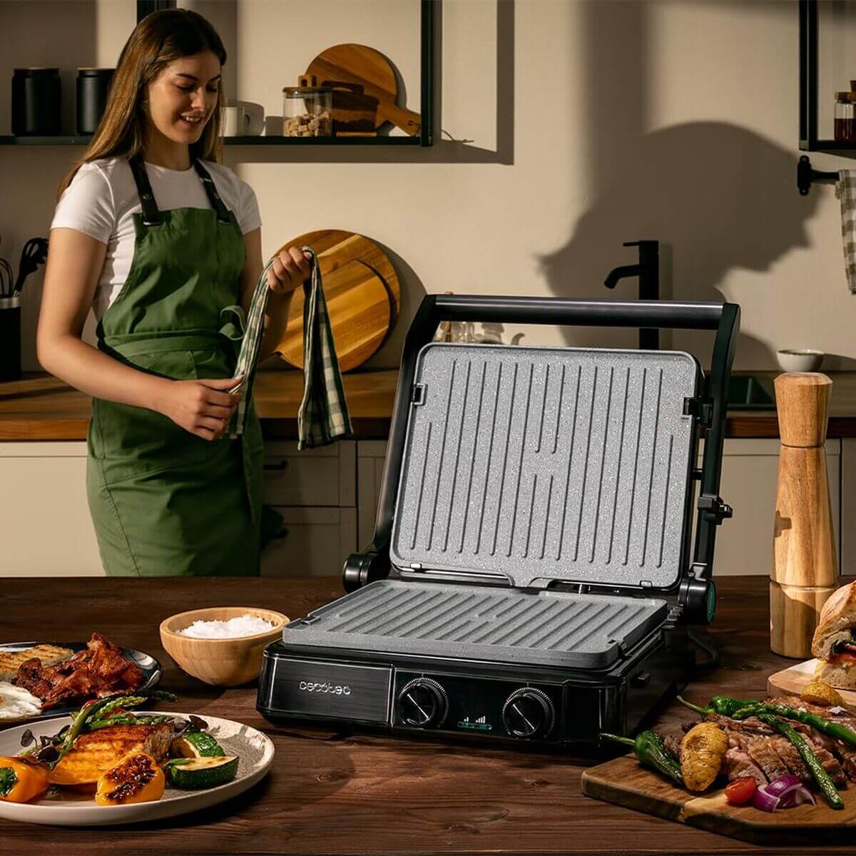 Elektrisk Grill Cecotec Rock’nGrill 2200 Dual finns hos Aktivcamping