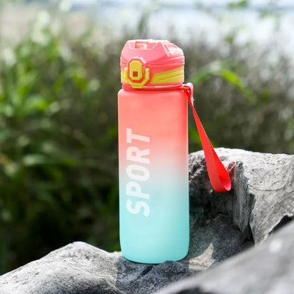 Flaska med lock och sugrör Bewinner Multicolour 800 ml finns hos Aktivcamping