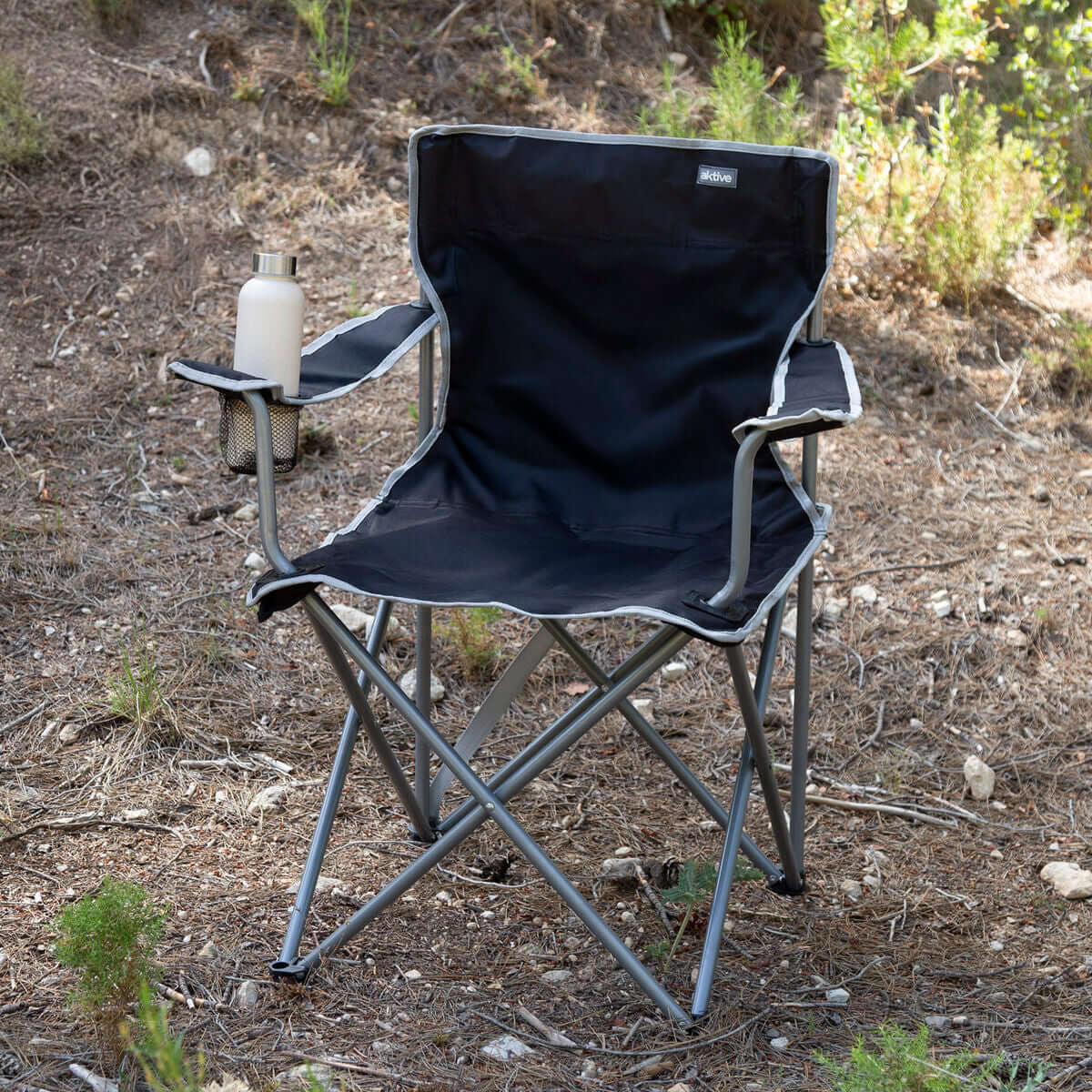 Fällbar stol Aktive svart (4 antal) finns hos Aktivcamping