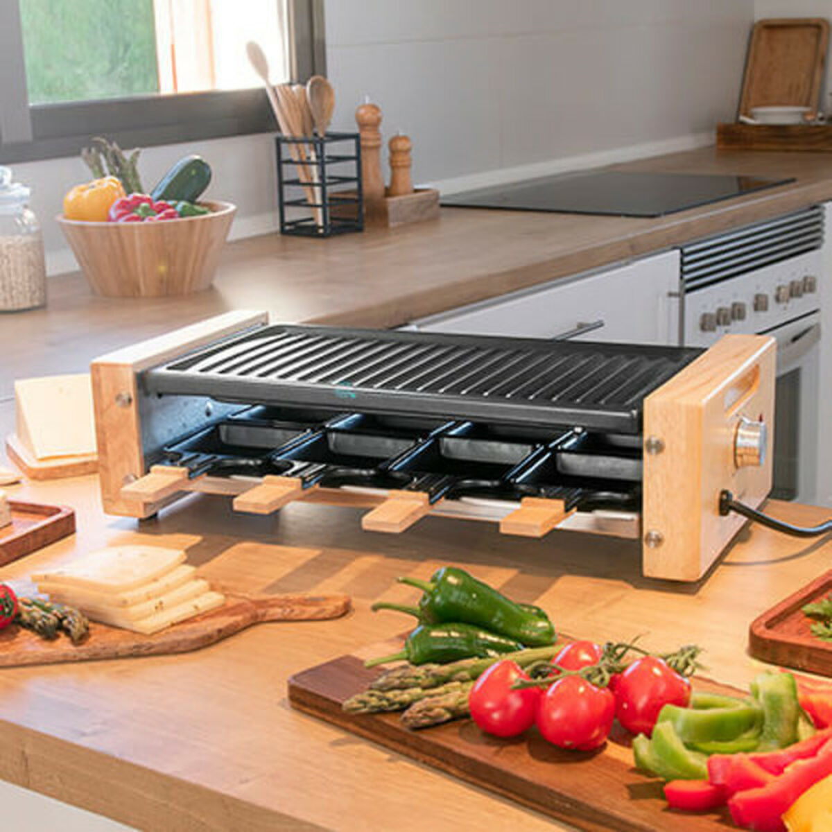Grillplatta Cecotec Cheese&Grill 8200 Wood Black 1200 W finns hos Aktivcamping