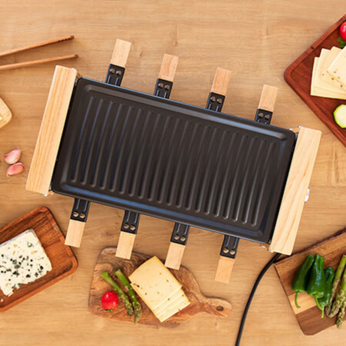 Grillplatta Cecotec Cheese&Grill 8200 Wood Black 1200 W finns hos Aktivcamping