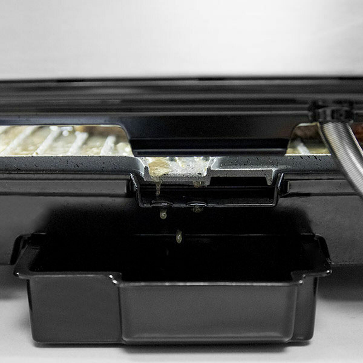 Grillplatta Cecotec Rock'nGrill Pro Silvrig 2000 W finns hos Aktivcamping