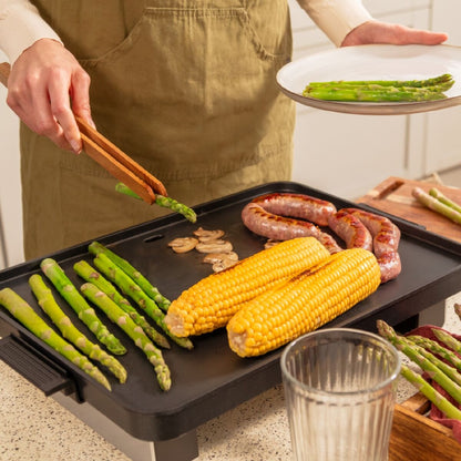 Grillplatta Cecotec Svart 1800 W finns hos Aktivcamping