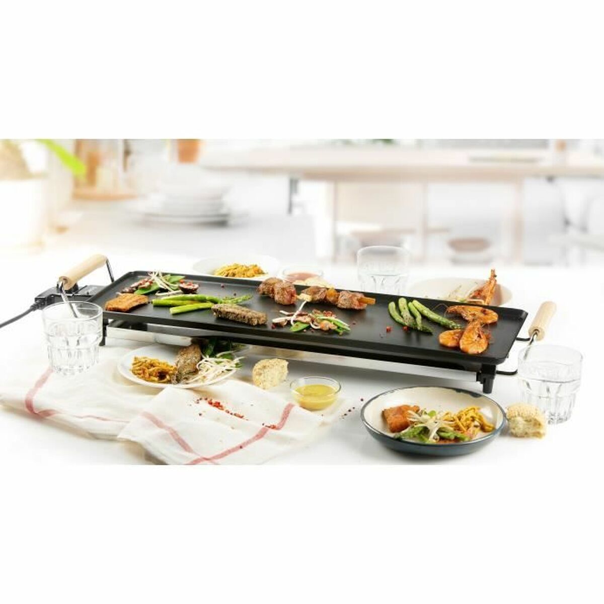 Grillplatta DOMO DO8312TP noir 1800 W finns hos Aktivcamping