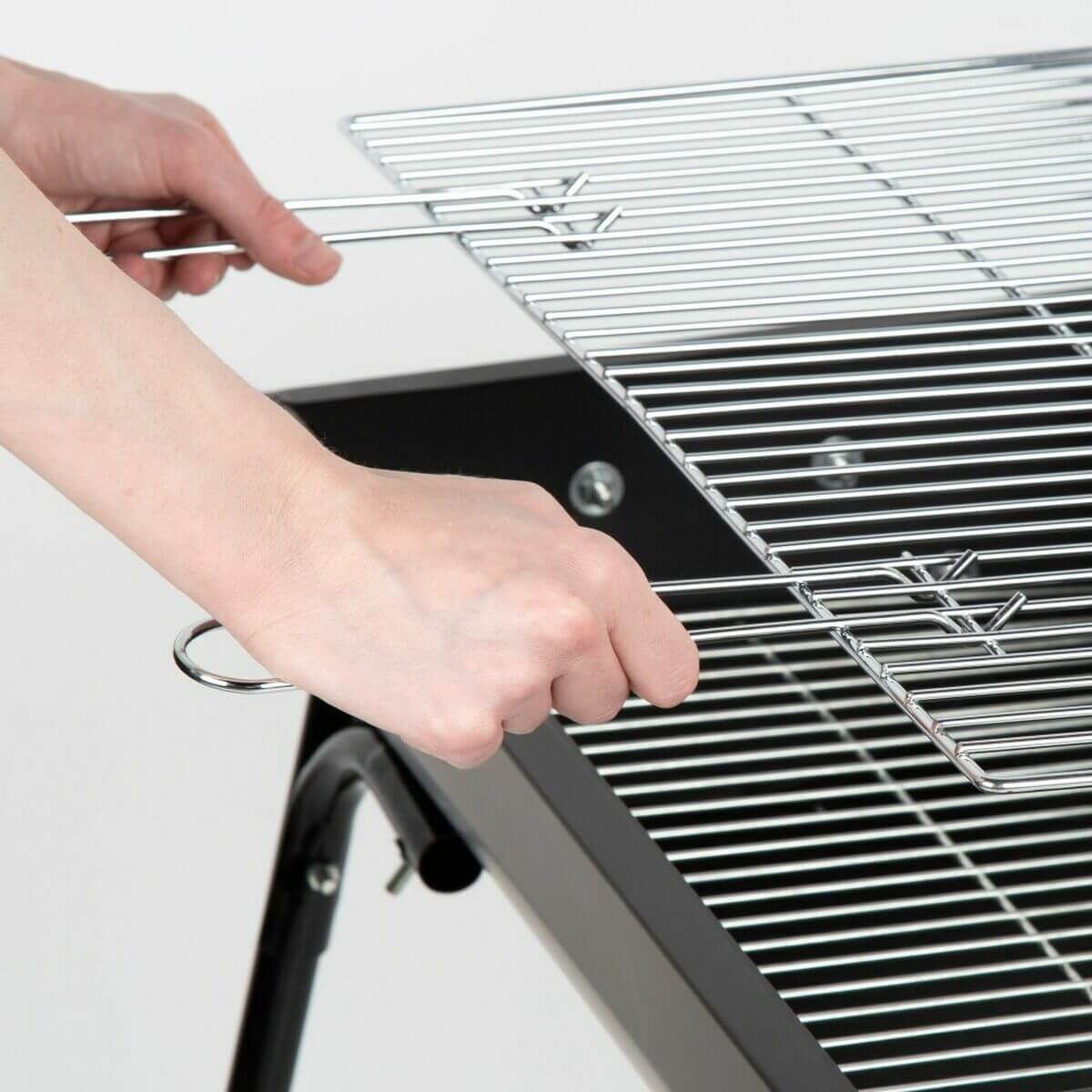 Kolgrill med ben Aktive finns hos Aktivcamping