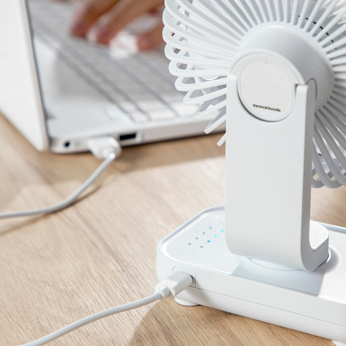 Laddningsbar Skrivbordsfläkt Fanrec InnovaGoods Ø5,4'' 3600 mAh / 13,3 W - finns hos Aktivcamping