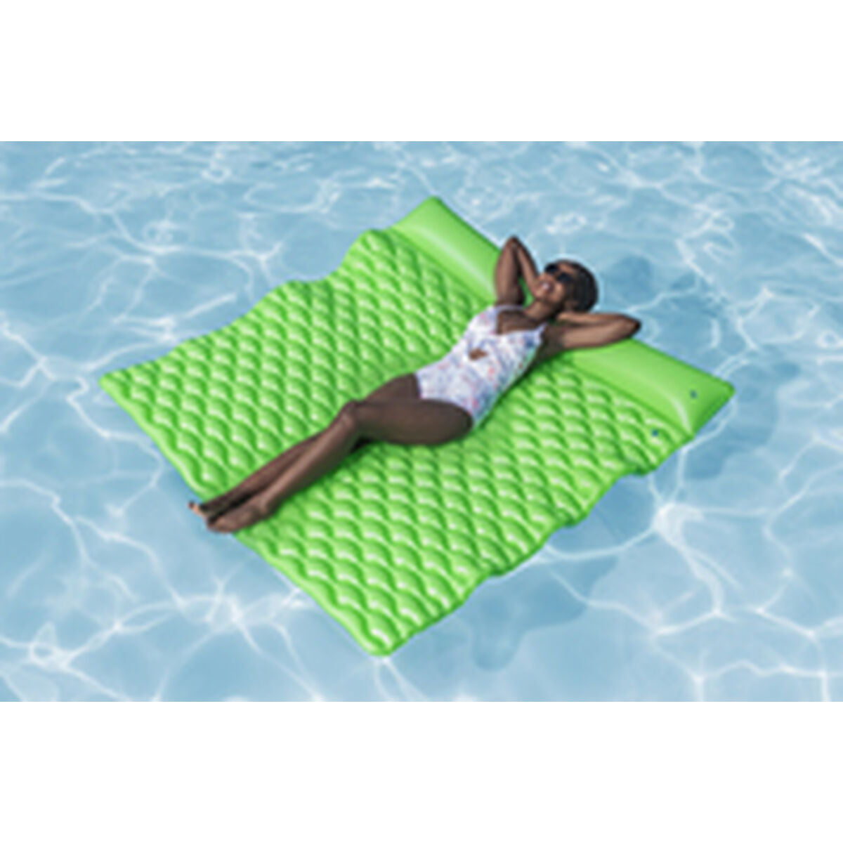 Luftmadrass Bestway 213 x 170 cm Hoprullningsbara finns hos Aktivcamping