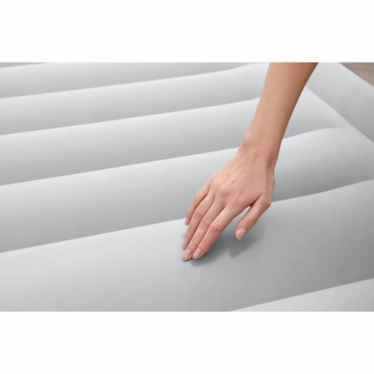 Luftmadrass Bestway 6713I 203 x 152 x 51 cm - finns hos Aktivcamping