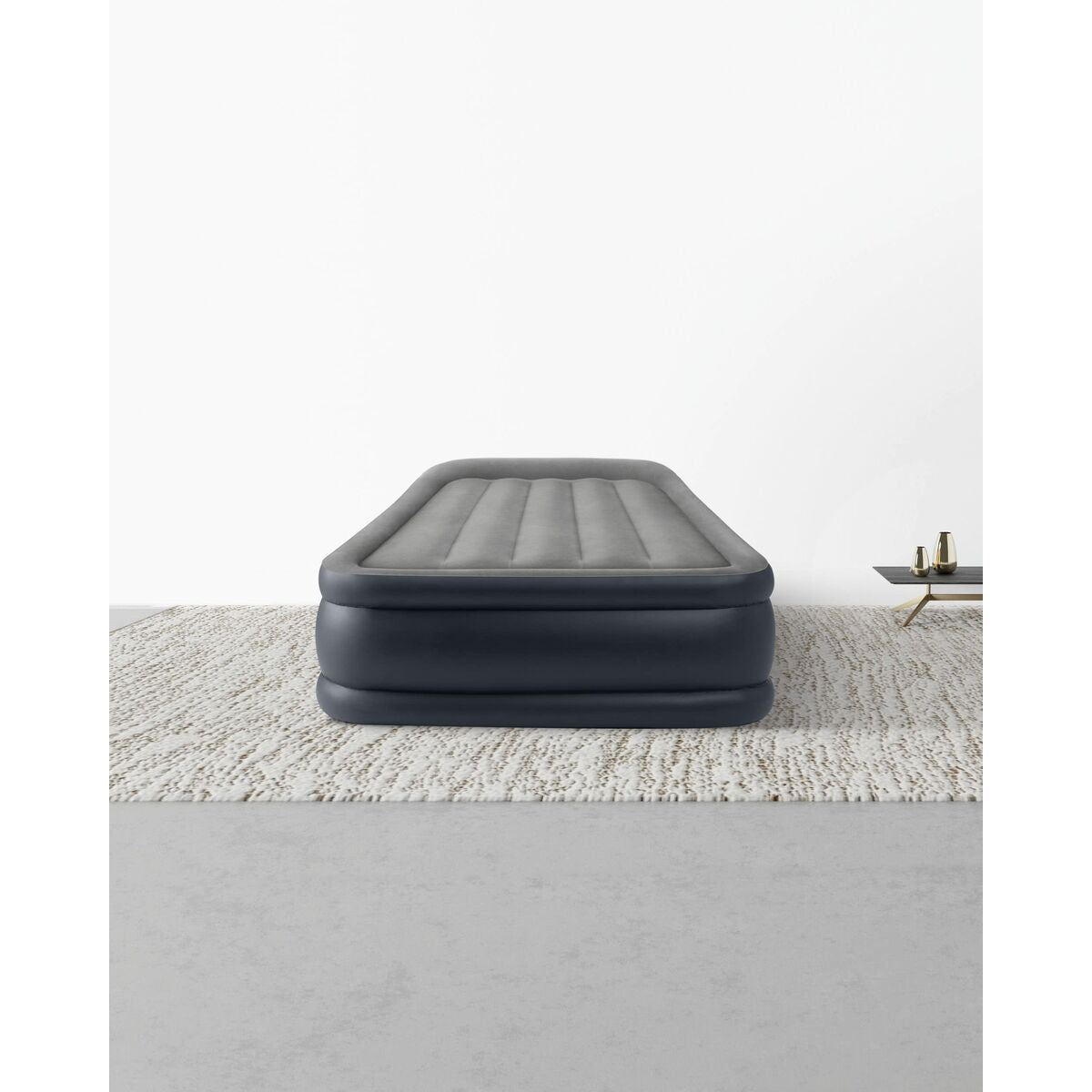 Luftmadrass Intex Dura-Beam Basic Deluxe Twin 99 x 42 x 191 cm finns hos Aktivcamping