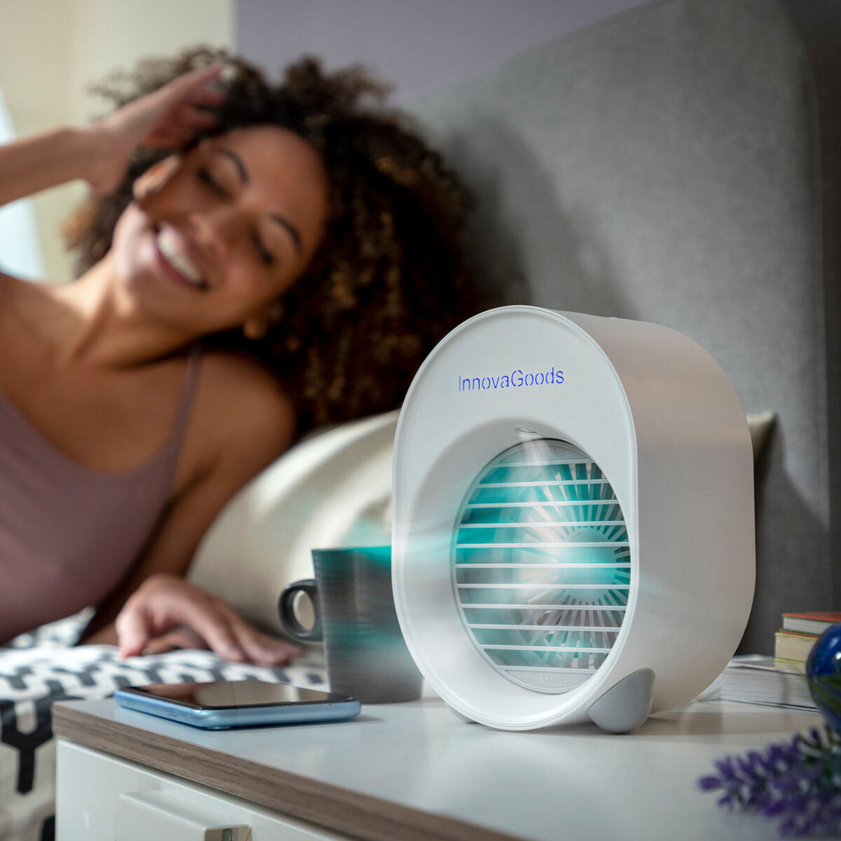 Mini Ultraljudsluftkylare-luftfuktare med LED Koolizer InnovaGoods - finns hos Aktivcamping