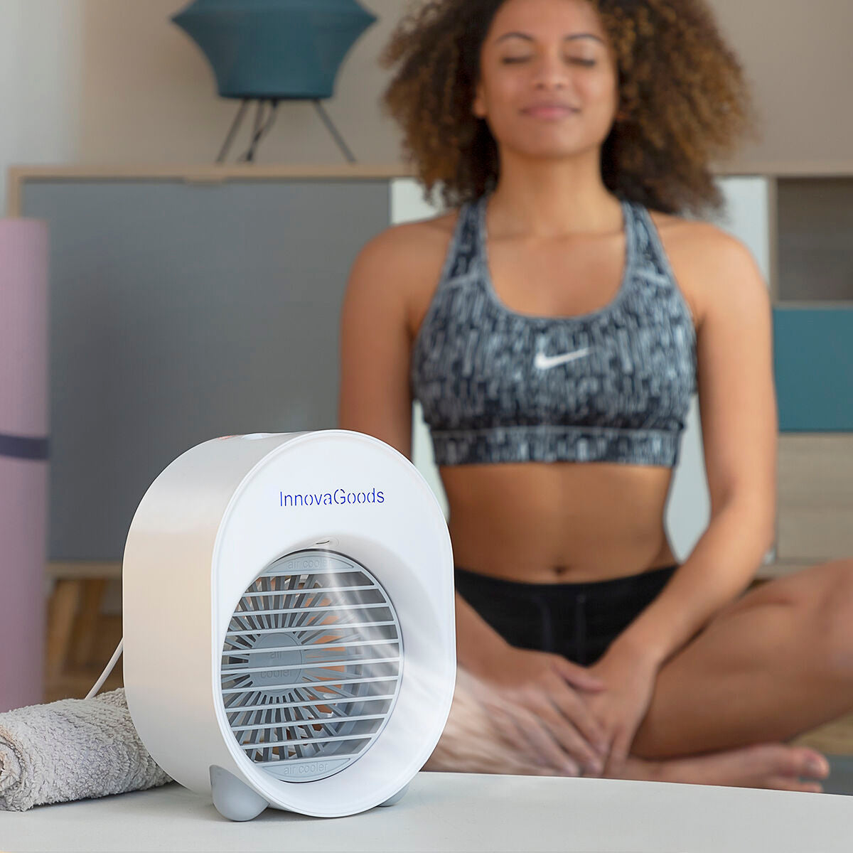 Mini Ultraljudsluftkylare-luftfuktare med LED Koolizer InnovaGoods - finns hos Aktivcamping