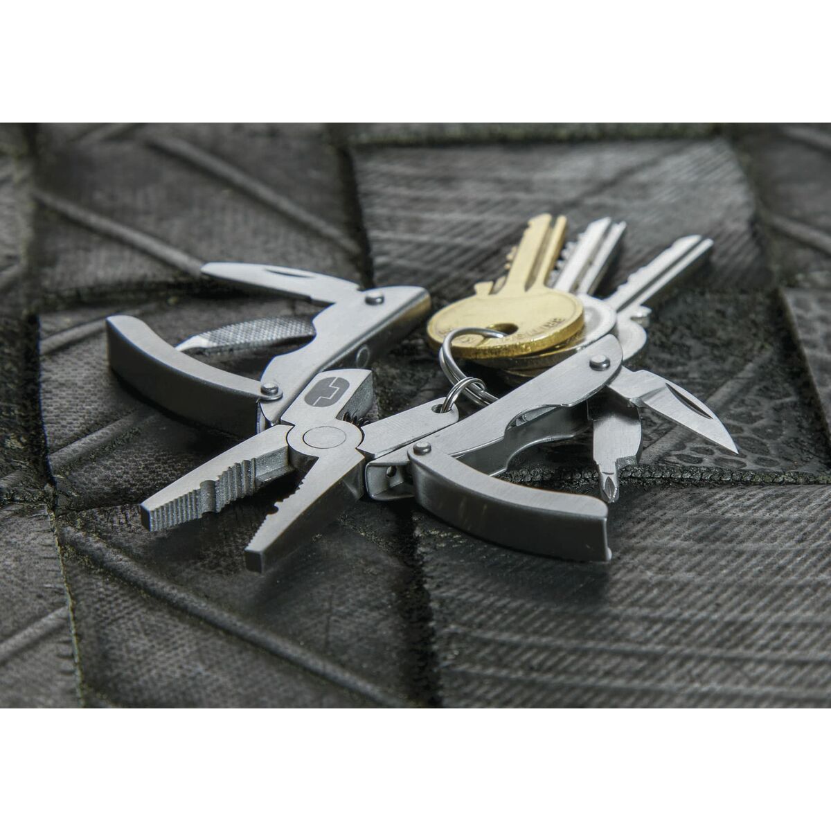 Multifunktionskniv True Scarab7 tu204k 7-i-1 Silvrig finns hos Aktivcamping