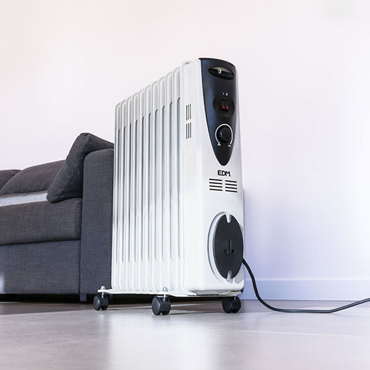Oljeelement (11 ribbor) EDM 07123 07123 Vit 2500 W finns hos Aktivcamping