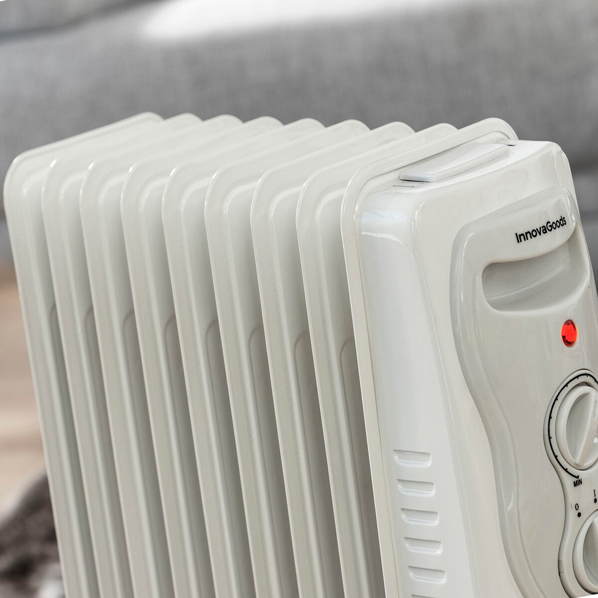 Oljeelement Oinine InnovaGoods 2000 W (9 ribbor) finns hos Aktivcamping