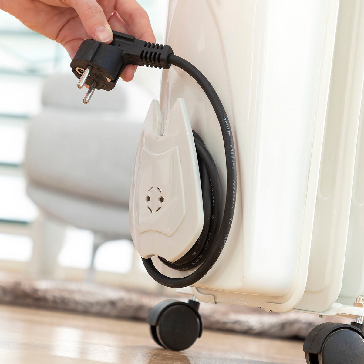 Oljeelement Oinine InnovaGoods 2000 W (9 ribbor) finns hos Aktivcamping