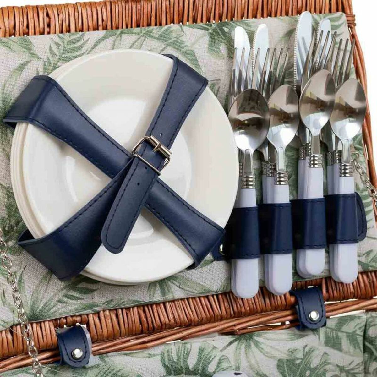 Picknickkorg Alexandra House Living Brun finns hos Aktivcamping