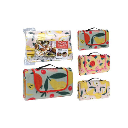 Picnic blanket 130 x 150 cm finns hos Aktivcamping