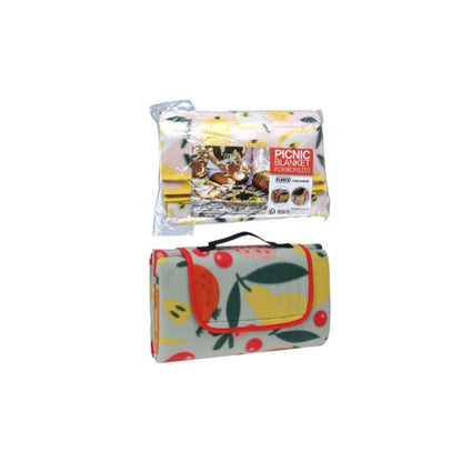 Picnic blanket 130 x 150 cm finns hos Aktivcamping