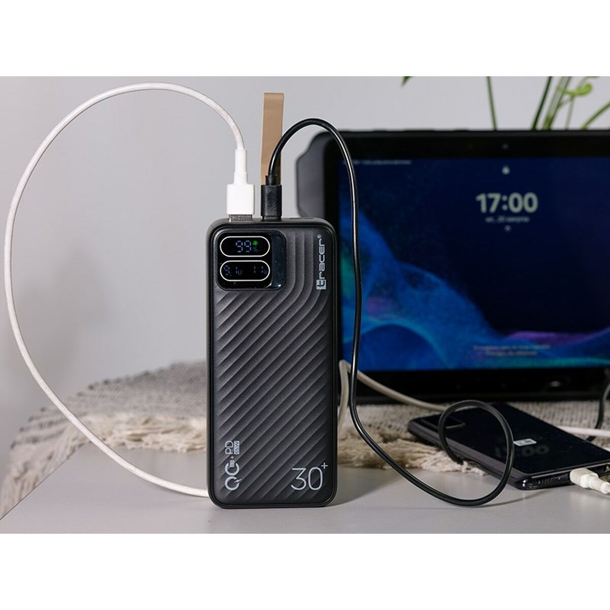 Powerbank Tracer TRABAT47505 - finns hos Aktivcamping