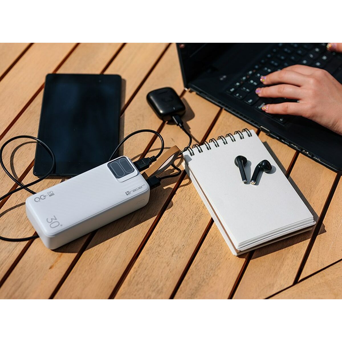 Powerbank Tracer TRABAT47506 - finns hos Aktivcamping