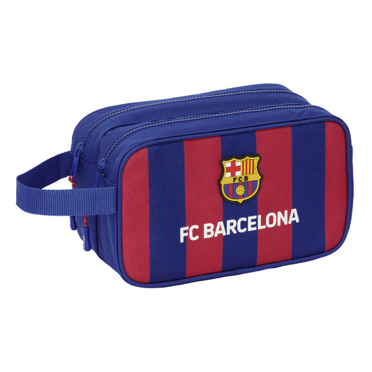Resenecessär F.C. Barcelona 24/25 Rödbrun Marinblå Sportig 26 x 15 x 12.5 cm finns hos Aktivcamping
