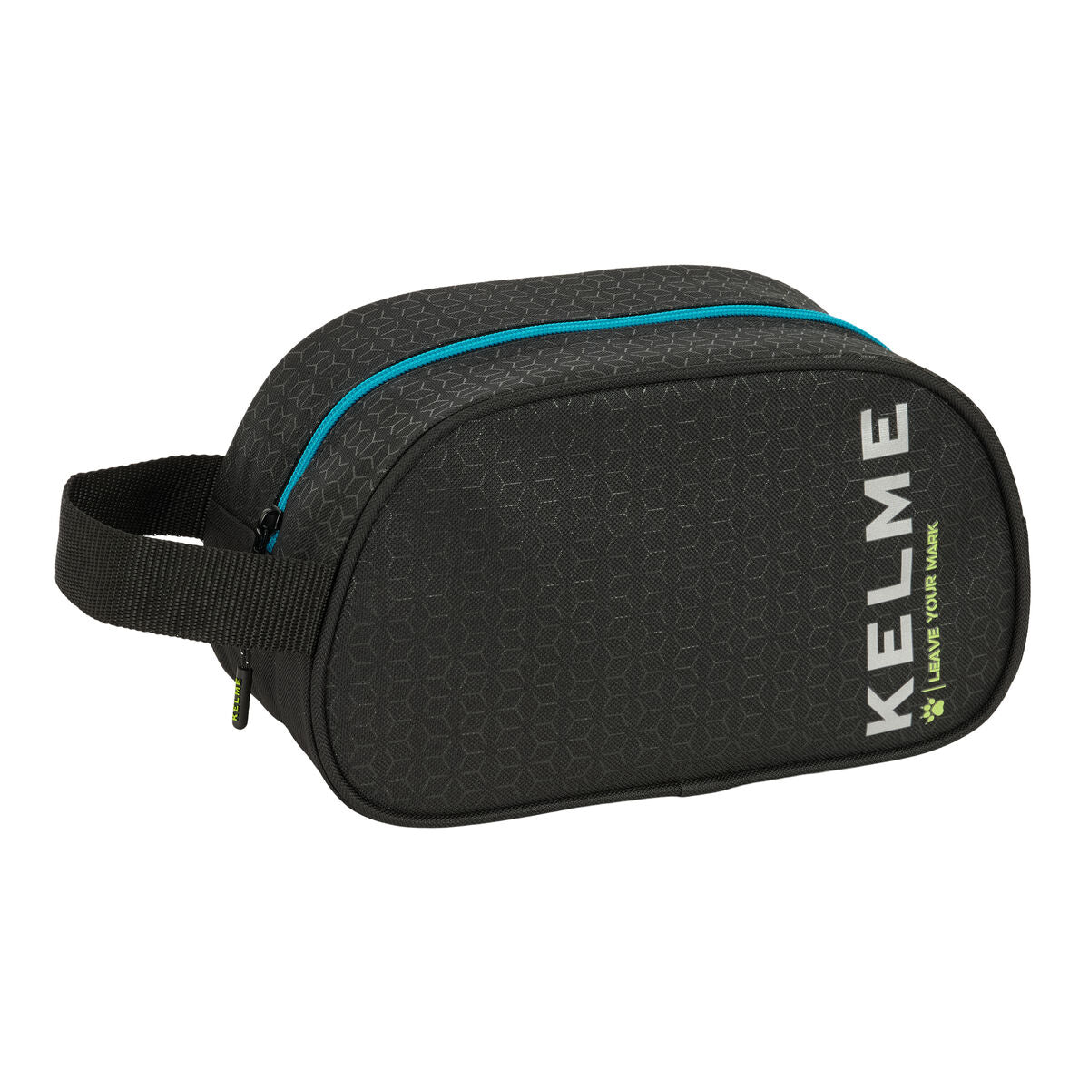 Resenecessär Kelme Iron Svart 26 x 15 x 12 cm - finns hos Aktivcamping