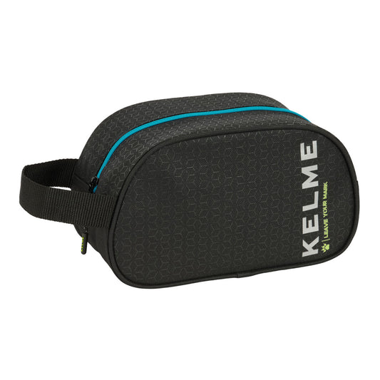 Resenecessär Kelme Iron Svart 26 x 15 x 12 cm finns hos Aktivcamping