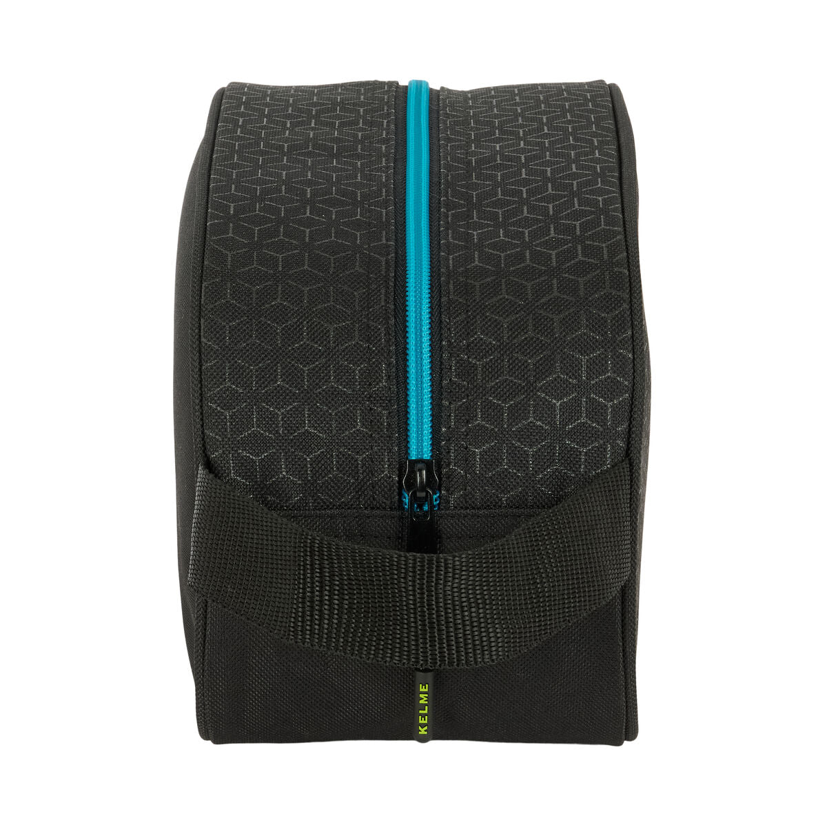 Resenecessär Kelme Iron Svart 26 x 15 x 12 cm - finns hos Aktivcamping