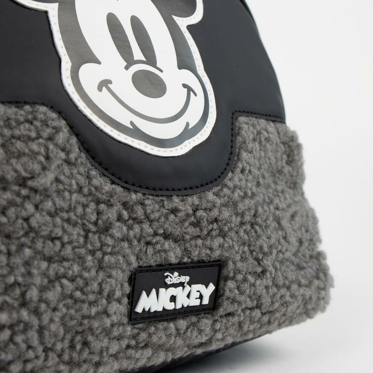 Resenecessär Mickey Mouse finns hos Aktivcamping