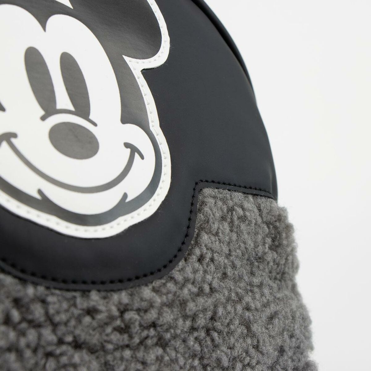 Resenecessär Mickey Mouse finns hos Aktivcamping