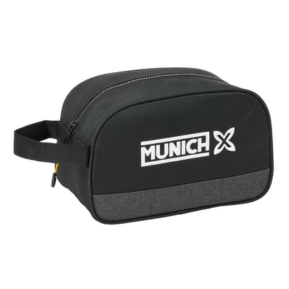 Resenecessär Munich Topo Svart 26 x 15 x 12 cm - finns hos Aktivcamping