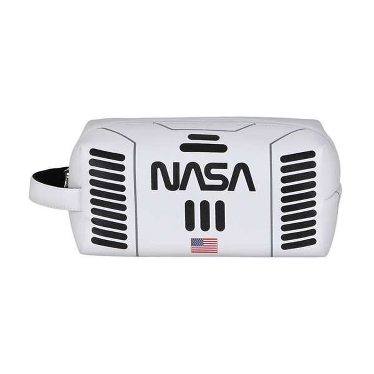 Resenecessär NASA Vit finns hos Aktivcamping