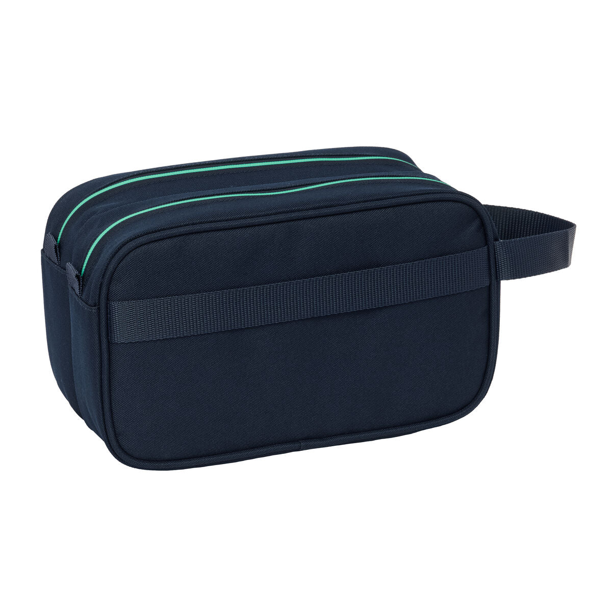 Resenecessär Real Madrid C.F. Sportig 26 x 15 x 12.5 cm finns hos Aktivcamping