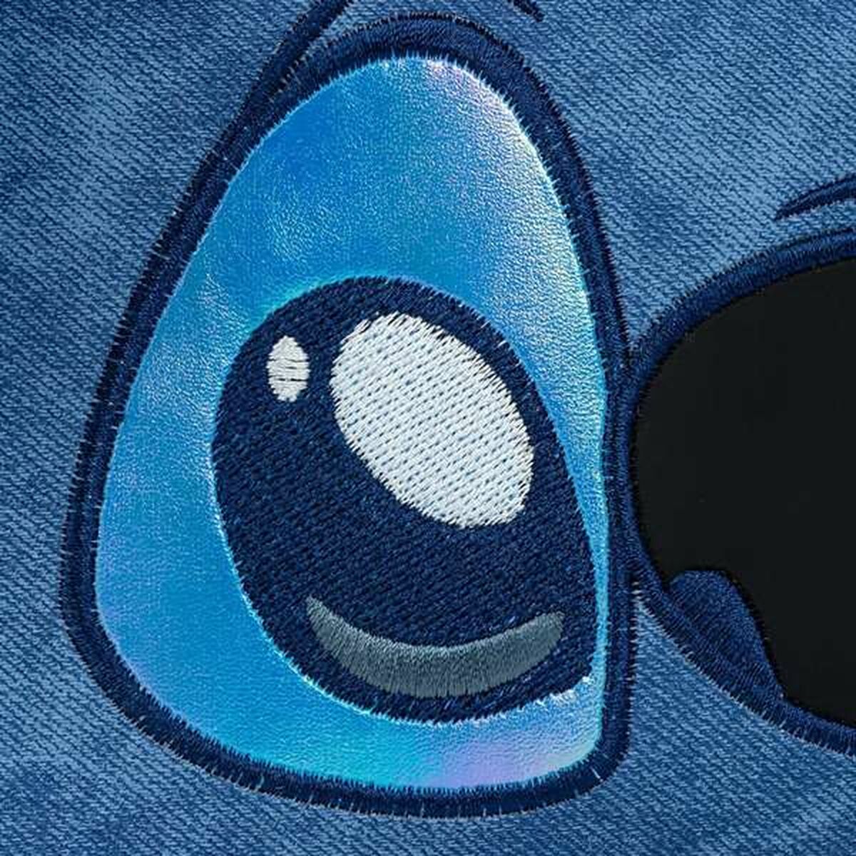 Resenecessär Stitch 23 x 15 x 9 cm Polyester finns hos Aktivcamping