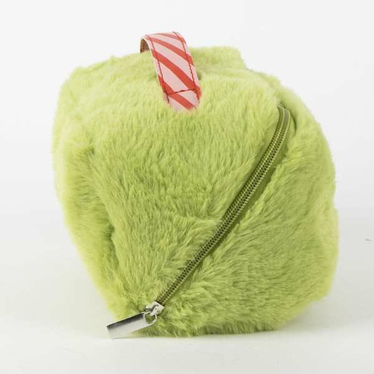 Resenecessär The Grinch finns hos Aktivcamping