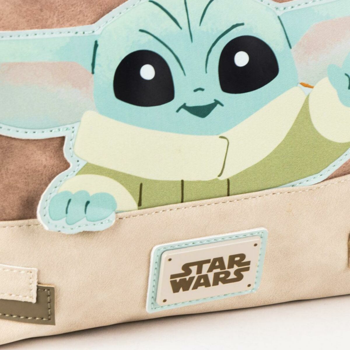 Resenecessär The Mandalorian Beige - finns hos Aktivcamping