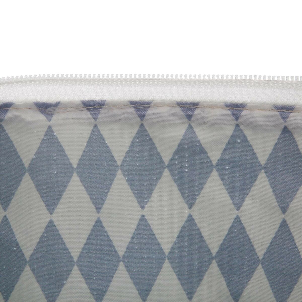 Resenecessär Versa Corduroy Gul 8 x 11 x 18 cm finns hos Aktivcamping