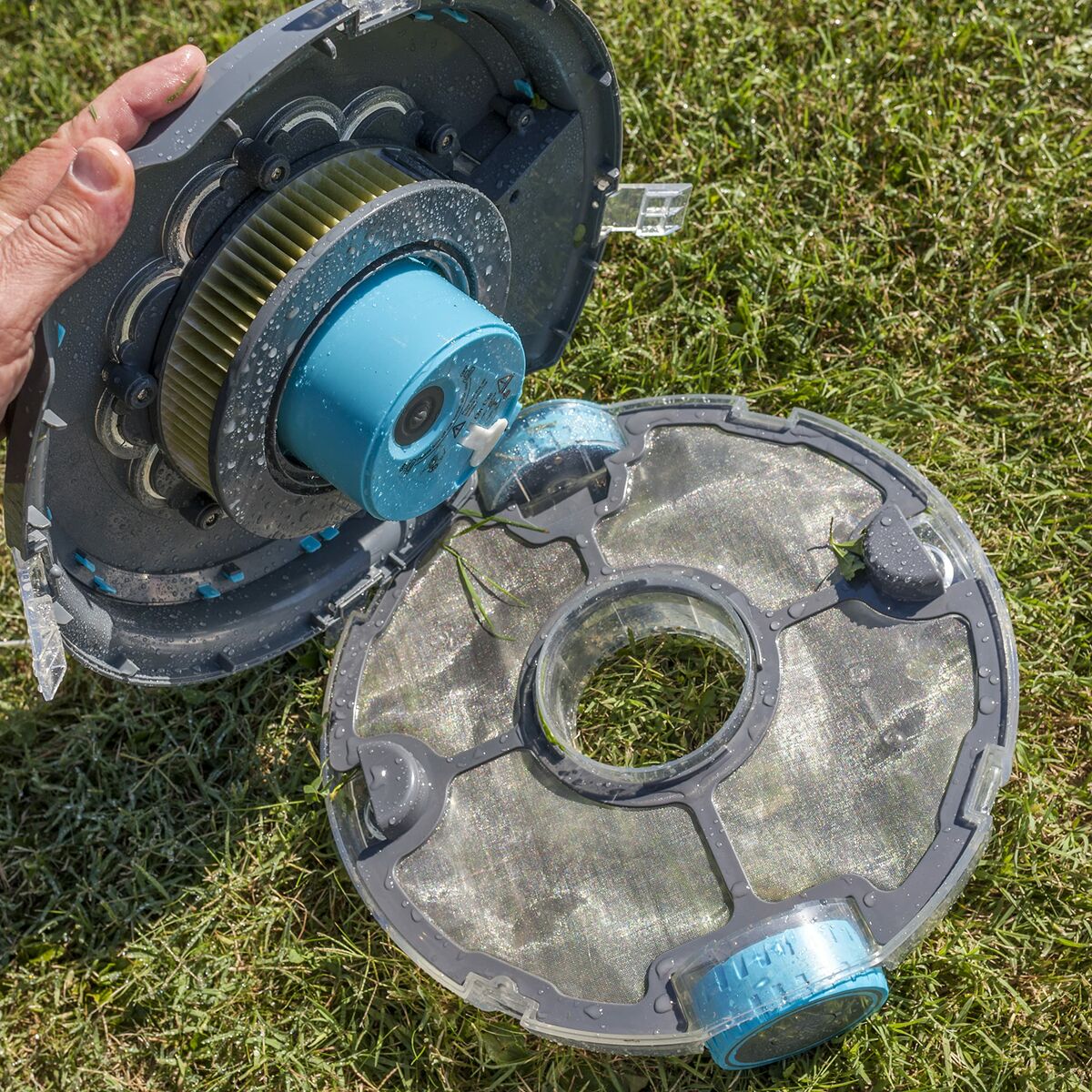 Robotdammsugare för simbassänger Gre Wet Runner Plus RBR75 finns hos Aktivcamping