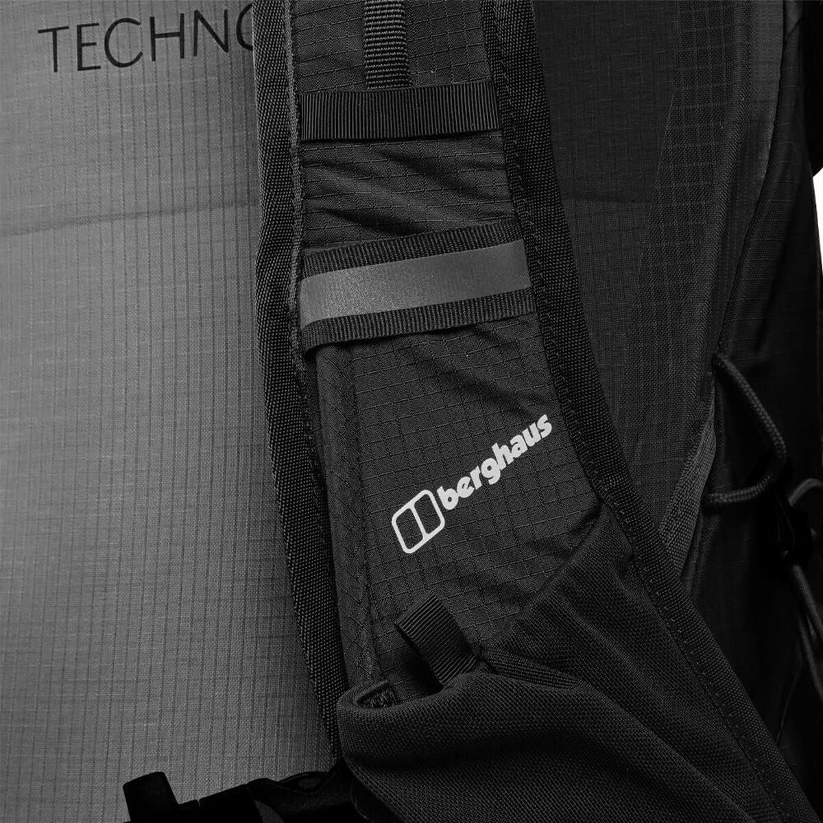 Ryggsäck Träningsväska Berghaus Remote Hike 23l Dame Svart 23 L finns hos Aktivcamping