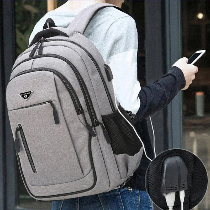 Ryggsäck med stor kapacitet för laptop med USB och stöldskydd